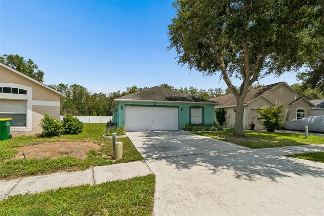 5936 LAKE FRONT DRIVE, Wesley Chapel, FL 33545