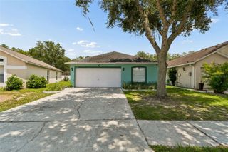 5936 LAKE FRONT DRIVE, Wesley Chapel, FL 33545
