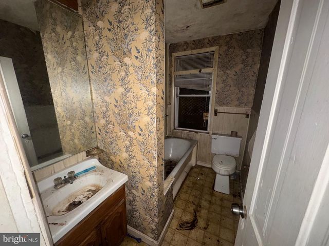 105 N FULTON AVE, Baltimore, MD 21223