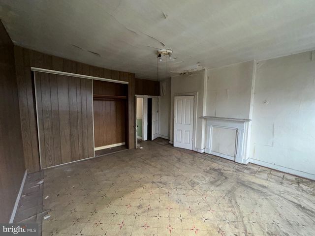 105 N FULTON AVE, Baltimore, MD 21223