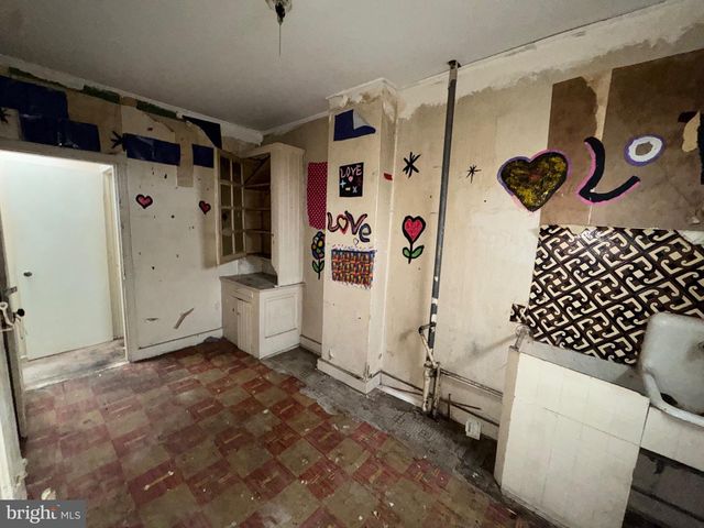 105 N FULTON AVE, Baltimore, MD 21223