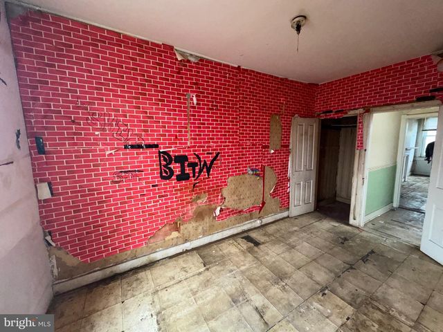 105 N FULTON AVE, Baltimore, MD 21223