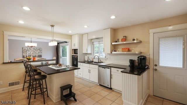 1 Katherine Dr, Warren Twp., NJ 07059
