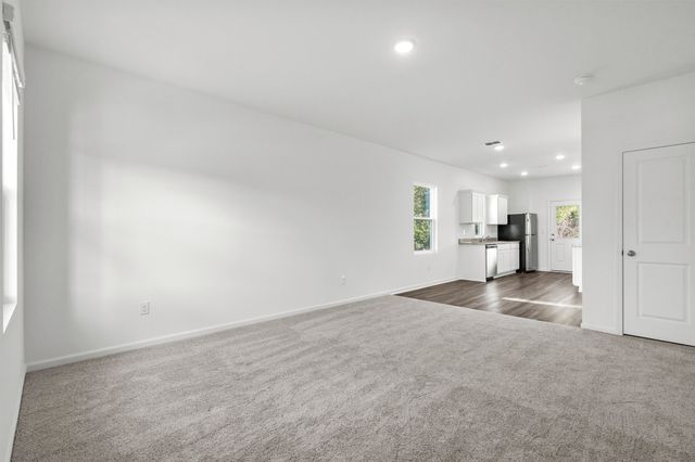 716 Huelva St, Loris, SC 29569