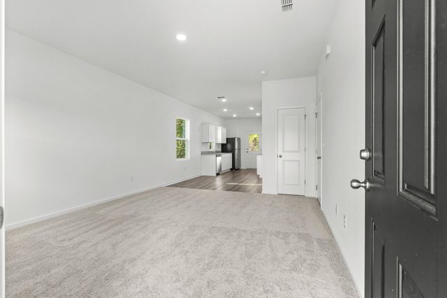 716 Huelva St, Loris, SC 29569