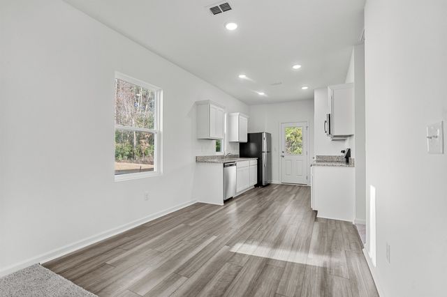 716 Huelva St, Loris, SC 29569