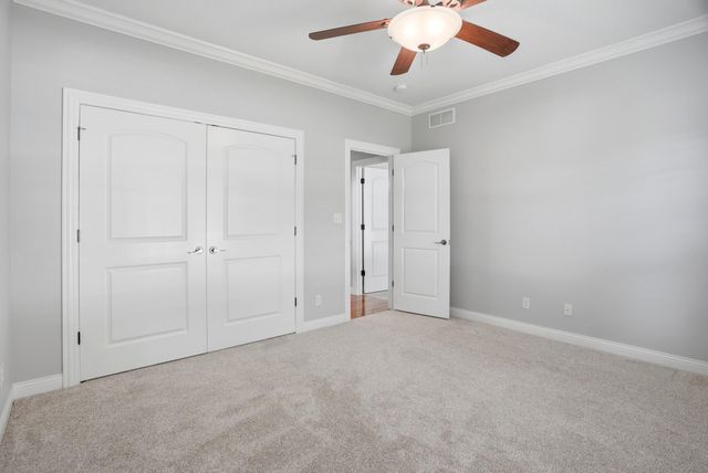 5010 STEEPLECHASE DR, Columbia, MO 65203