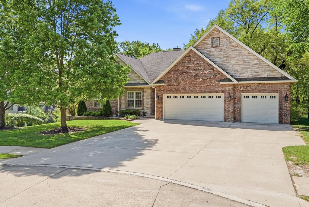 5010 STEEPLECHASE DR, Columbia, MO 65203