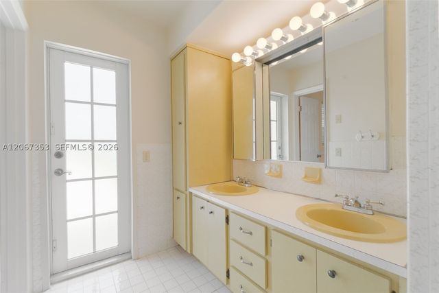 1731 NW 108th Ave, Pembroke Pines, FL 33026