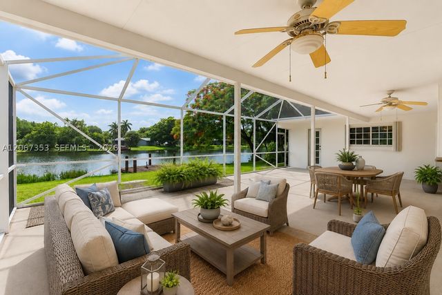 1731 NW 108th Ave, Pembroke Pines, FL 33026