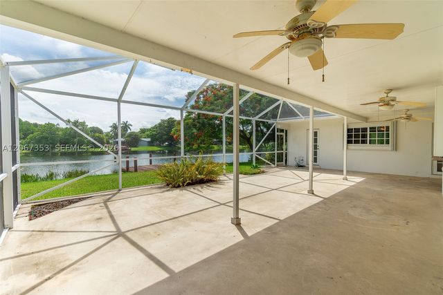 1731 NW 108th Ave, Pembroke Pines, FL 33026
