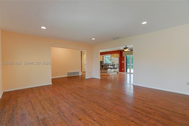 1731 NW 108th Ave, Pembroke Pines, FL 33026