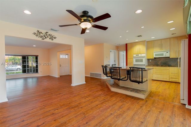 1731 NW 108th Ave, Pembroke Pines, FL 33026