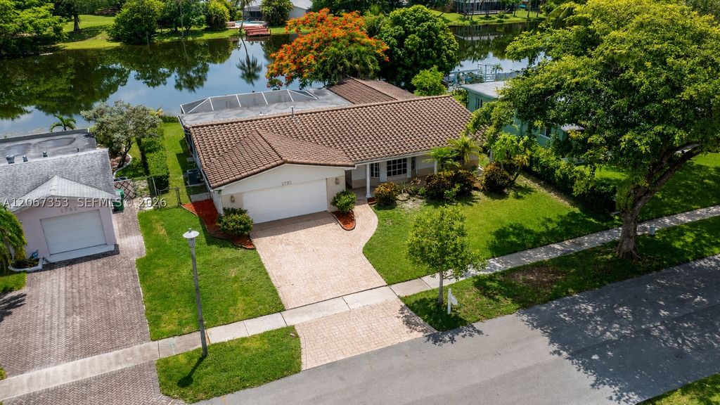 1731 NW 108th Ave, Pembroke Pines, FL 33026