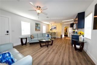 19 Helen LN, Fort Myers Beach, FL 33931