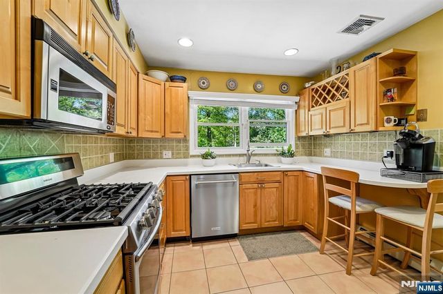 44 Brookwood Drive, Mahwah, NJ 07430