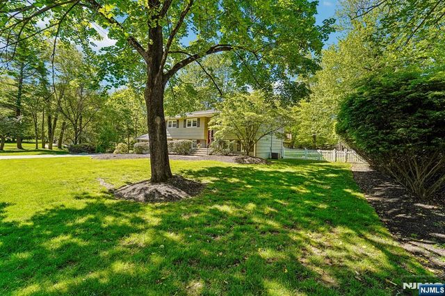 44 Brookwood Drive, Mahwah, NJ 07430