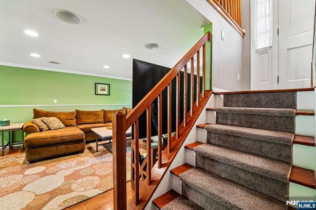 44 Brookwood Drive, Mahwah, NJ 07430