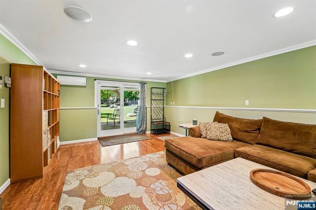 44 Brookwood Drive, Mahwah, NJ 07430