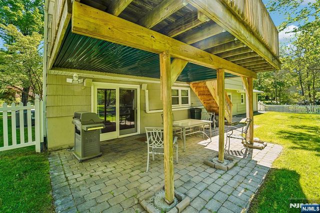 44 Brookwood Drive, Mahwah, NJ 07430