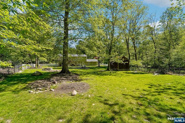 44 Brookwood Drive, Mahwah, NJ 07430