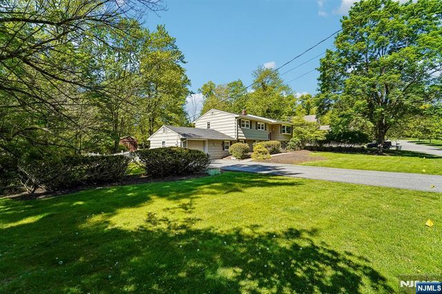 44 Brookwood Drive, Mahwah, NJ 07430