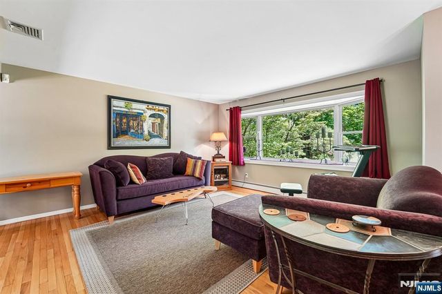 44 Brookwood Drive, Mahwah, NJ 07430