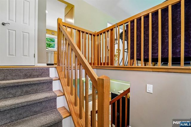 44 Brookwood Drive, Mahwah, NJ 07430