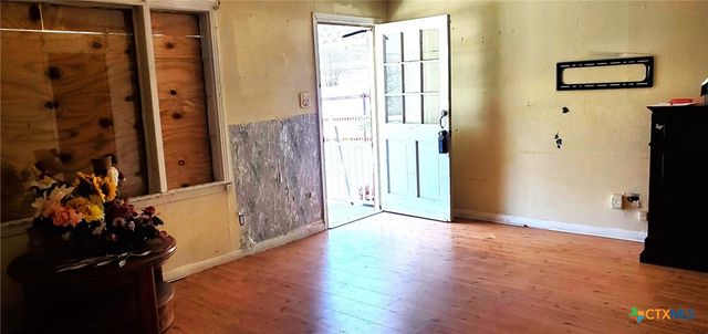 112 College Avenue, Oglesby, TX 76561