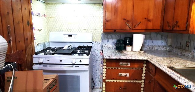 112 College Avenue, Oglesby, TX 76561