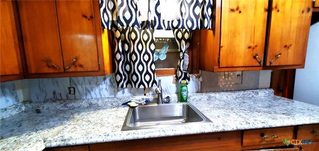 112 College Avenue, Oglesby, TX 76561
