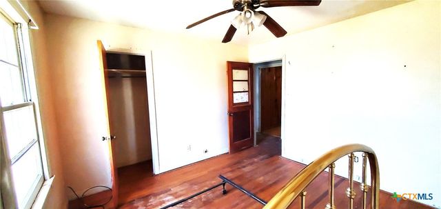 112 College Avenue, Oglesby, TX 76561