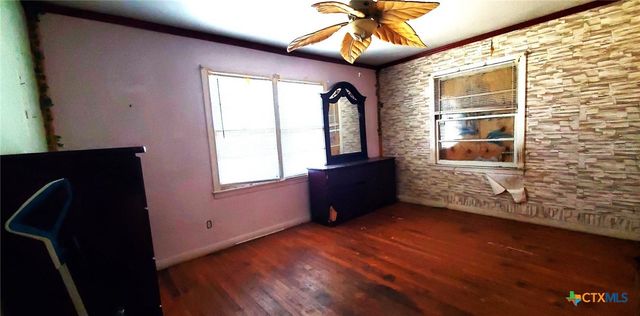 112 College Avenue, Oglesby, TX 76561