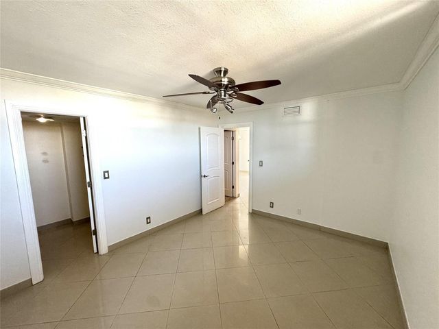 4800 Bayview Drive 406, Fort Lauderdale, FL 33308
