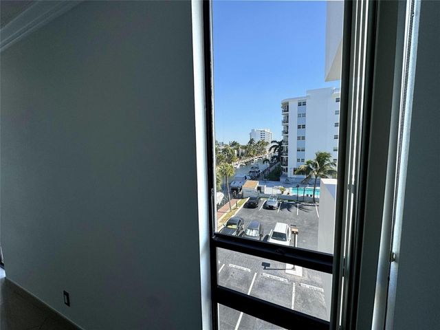 4800 Bayview Drive 406, Fort Lauderdale, FL 33308