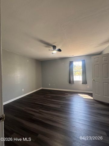 309 Crown Point Road, Hubert, NC 28539