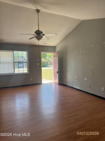 309 Crown Point Road, Hubert, NC 28539