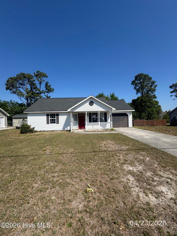 309 Crown Point Road, Hubert, NC 28539