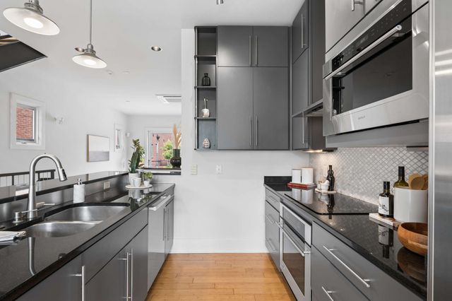 418 Van Buren St, Nashville, TN 37208