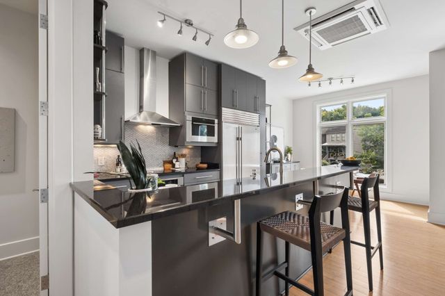 418 Van Buren St, Nashville, TN 37208