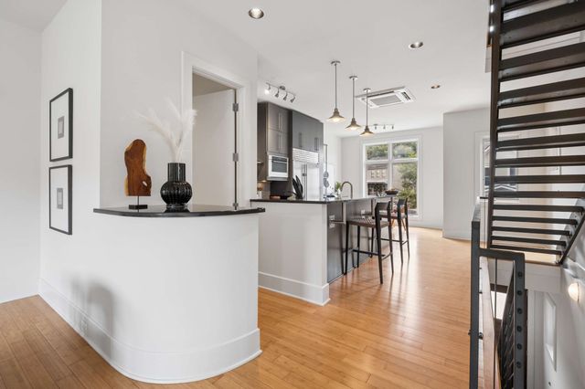 418 Van Buren St, Nashville, TN 37208
