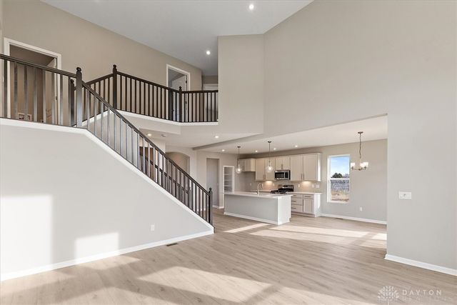 2587 Golden Leaf Drive, Beavercreek, OH 45431