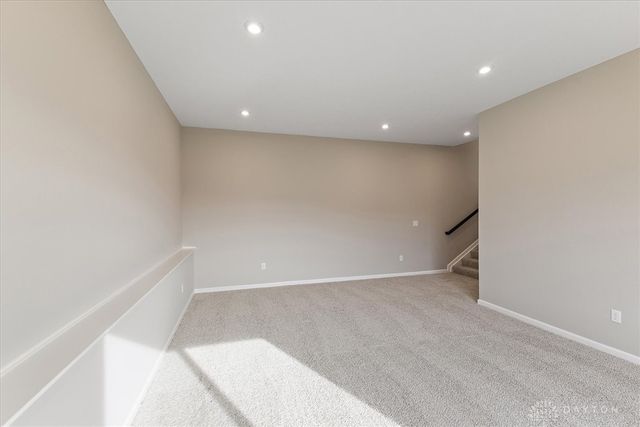 2587 Golden Leaf Drive, Beavercreek, OH 45431