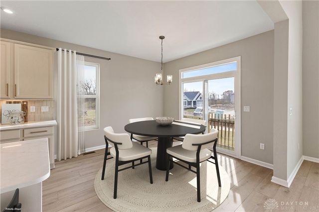 2587 Golden Leaf Drive, Beavercreek, OH 45431