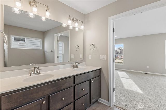 2587 Golden Leaf Drive, Beavercreek, OH 45431