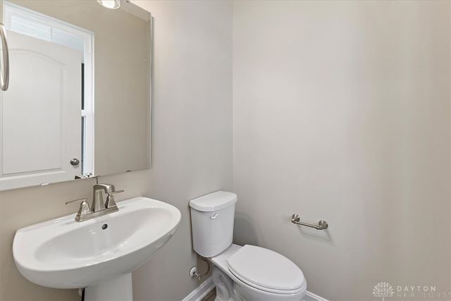 2587 Golden Leaf Drive, Beavercreek, OH 45431