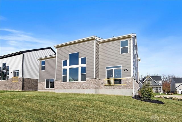 2587 Golden Leaf Drive, Beavercreek, OH 45431