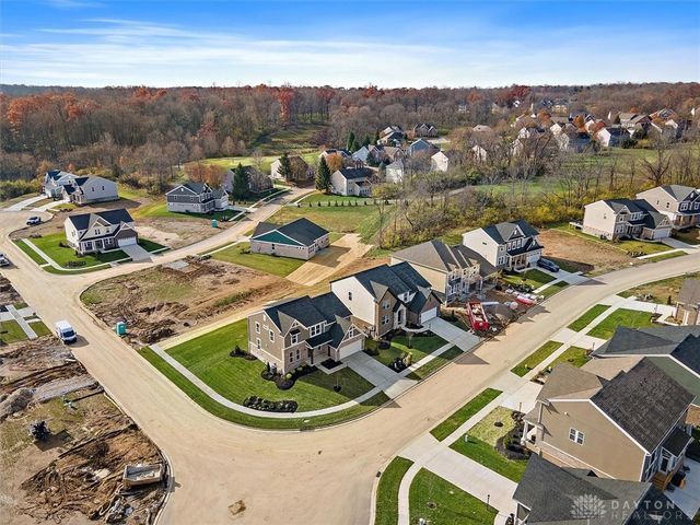 2587 Golden Leaf Drive, Beavercreek, OH 45431