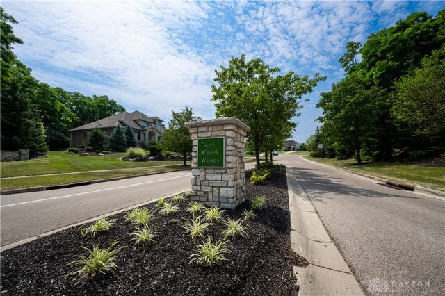 2587 Golden Leaf Drive, Beavercreek, OH 45431