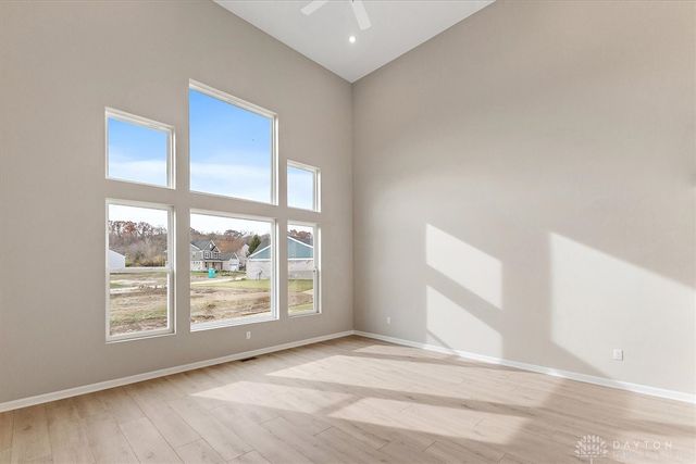 2587 Golden Leaf Drive, Beavercreek, OH 45431